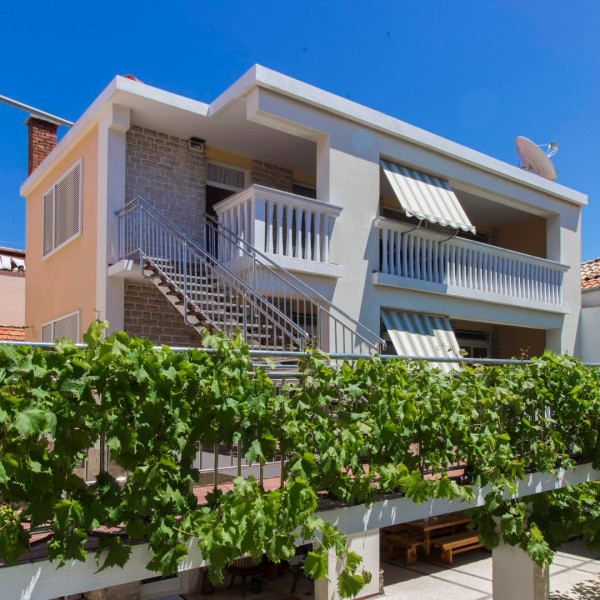 Apartmani Konta, Apartmani Konta Vodice